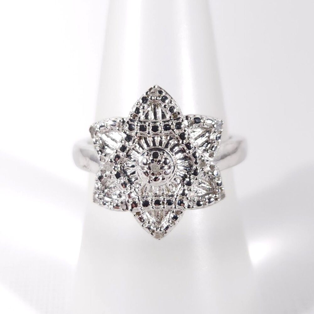Sterling Silver Star Ring with Diamond Accents Size 6-3/4